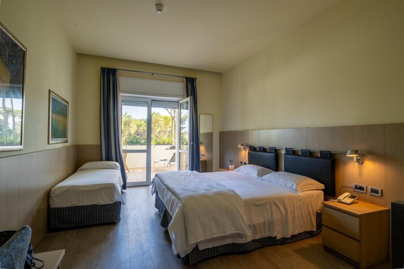Il Tridente Hotel Bibione Buitenkant foto