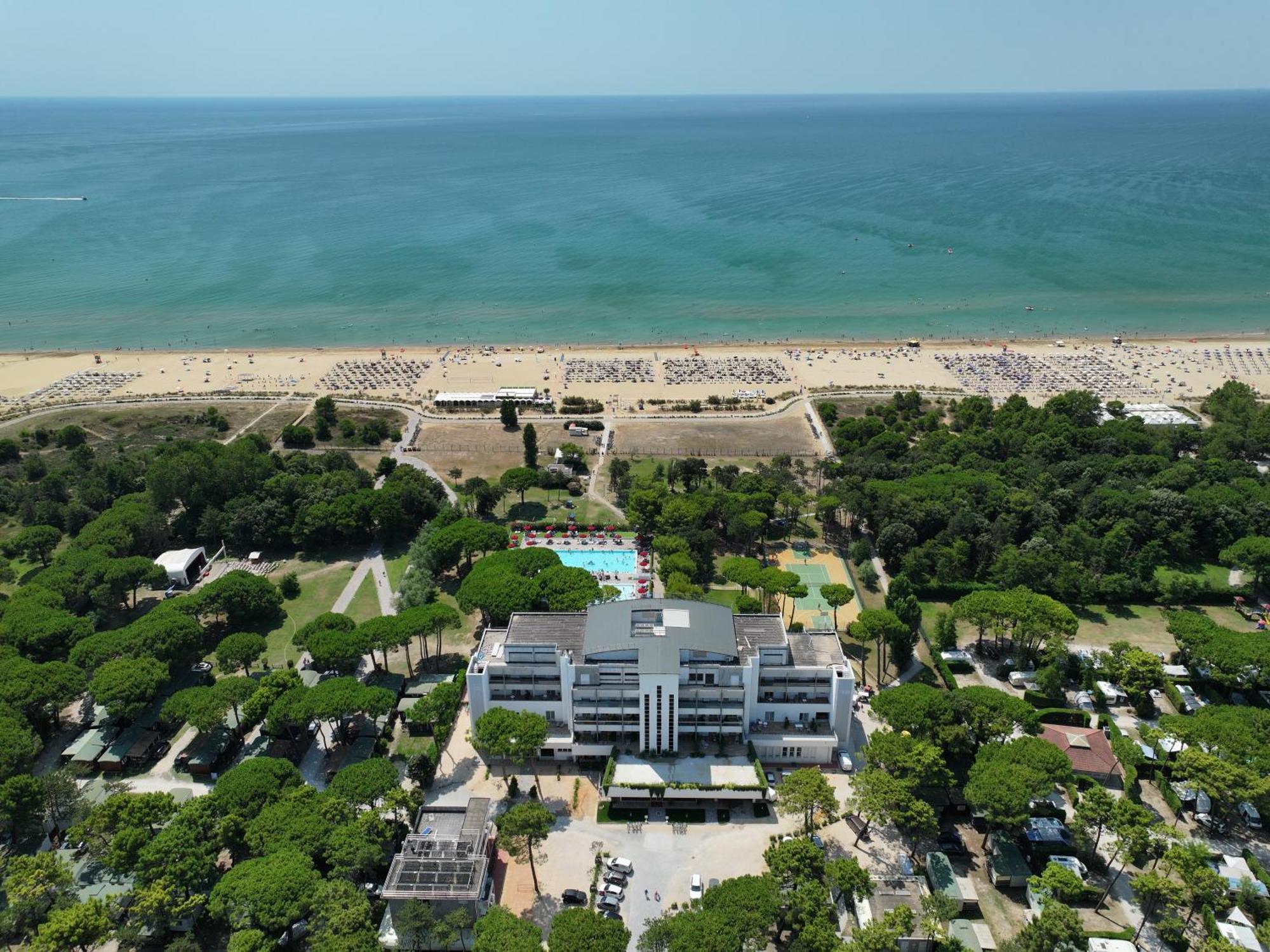 Il Tridente Hotel Bibione Buitenkant foto
