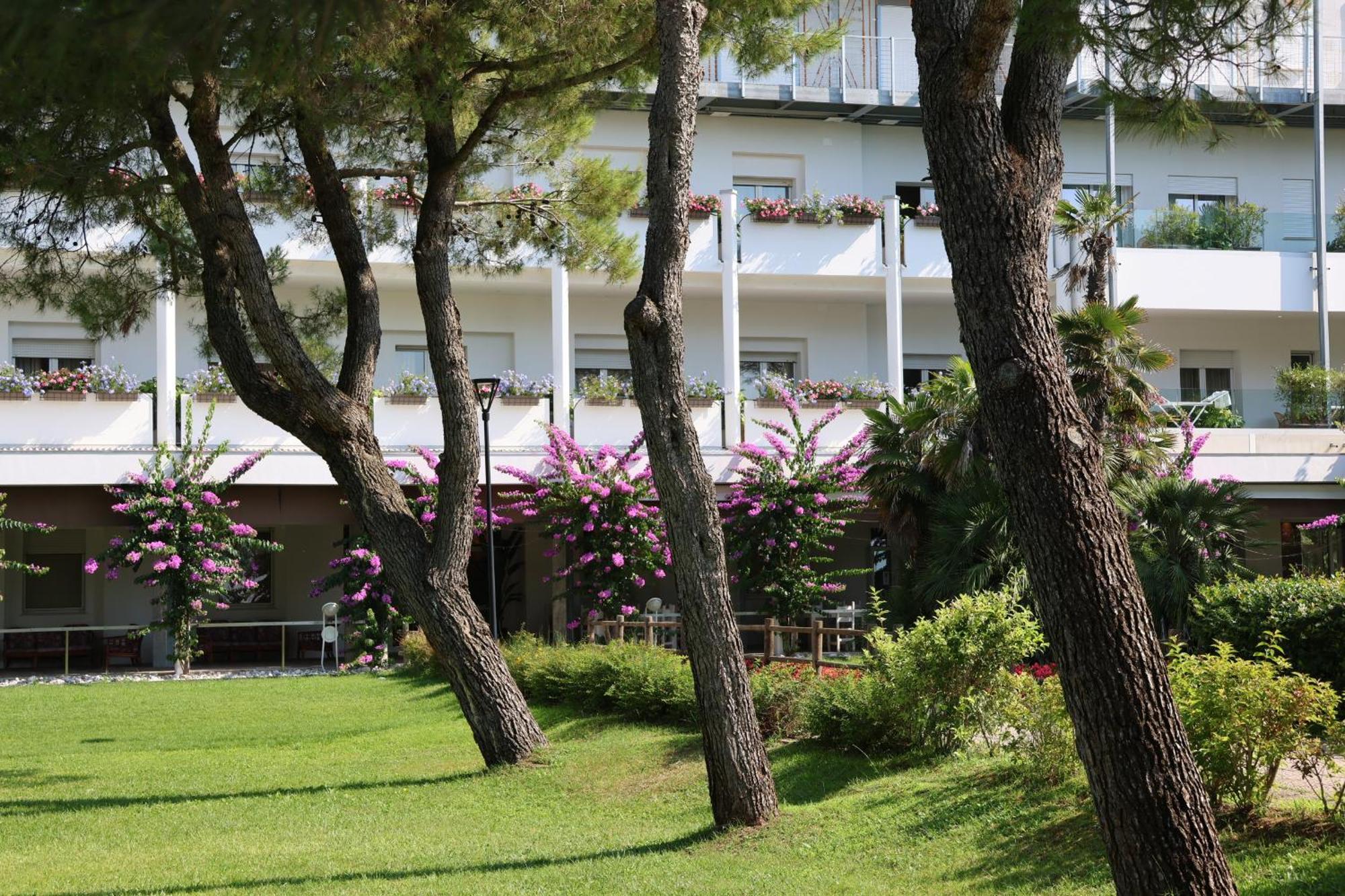 Il Tridente Hotel Bibione Buitenkant foto
