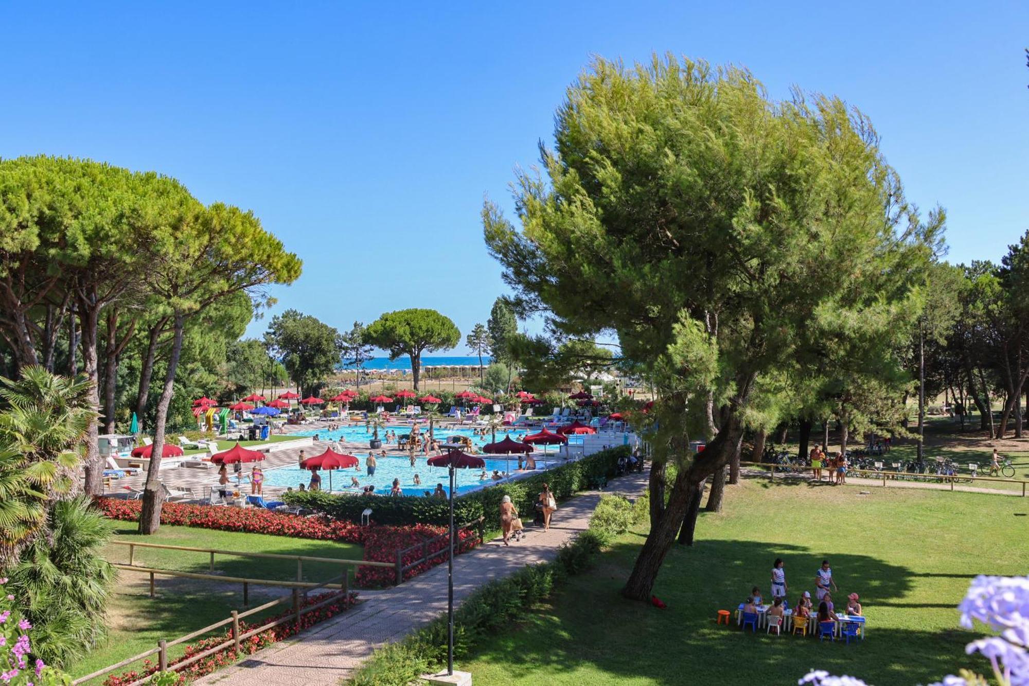 Il Tridente Hotel Bibione Buitenkant foto